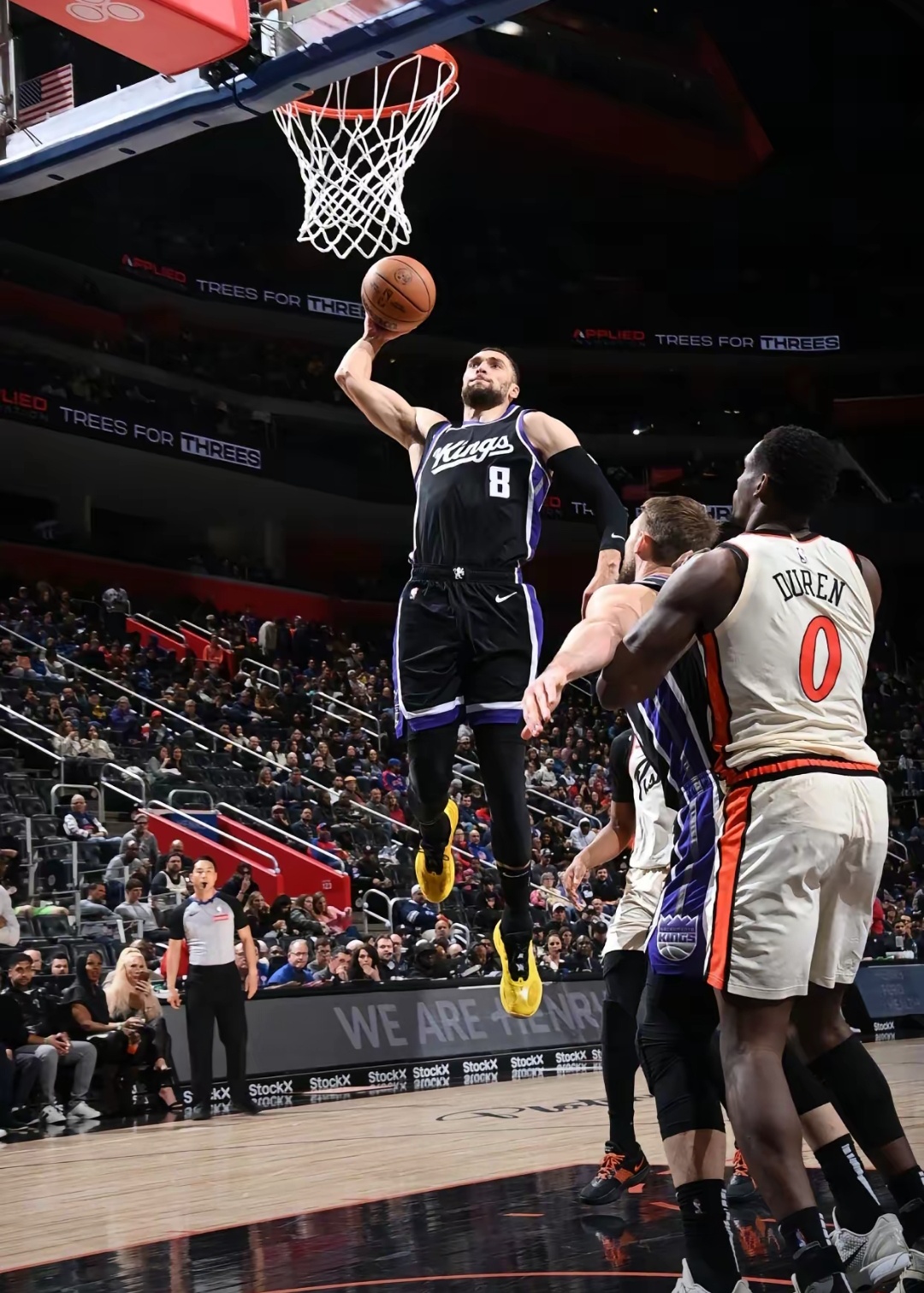 包含国王球星拼尽全力，仍难逃败局的词条