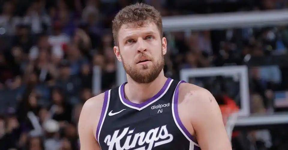 奥林匹亚科斯强势逆袭，携手球迷共决战前行