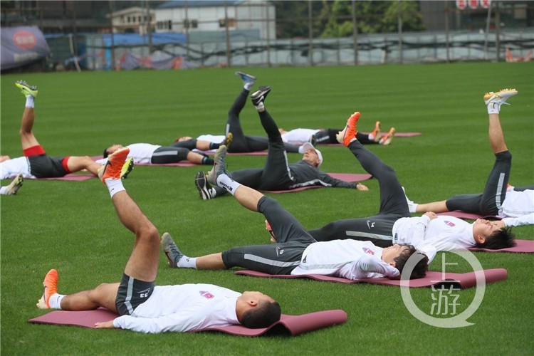 包含重庆力帆上演逆转，打破获胜荒的词条