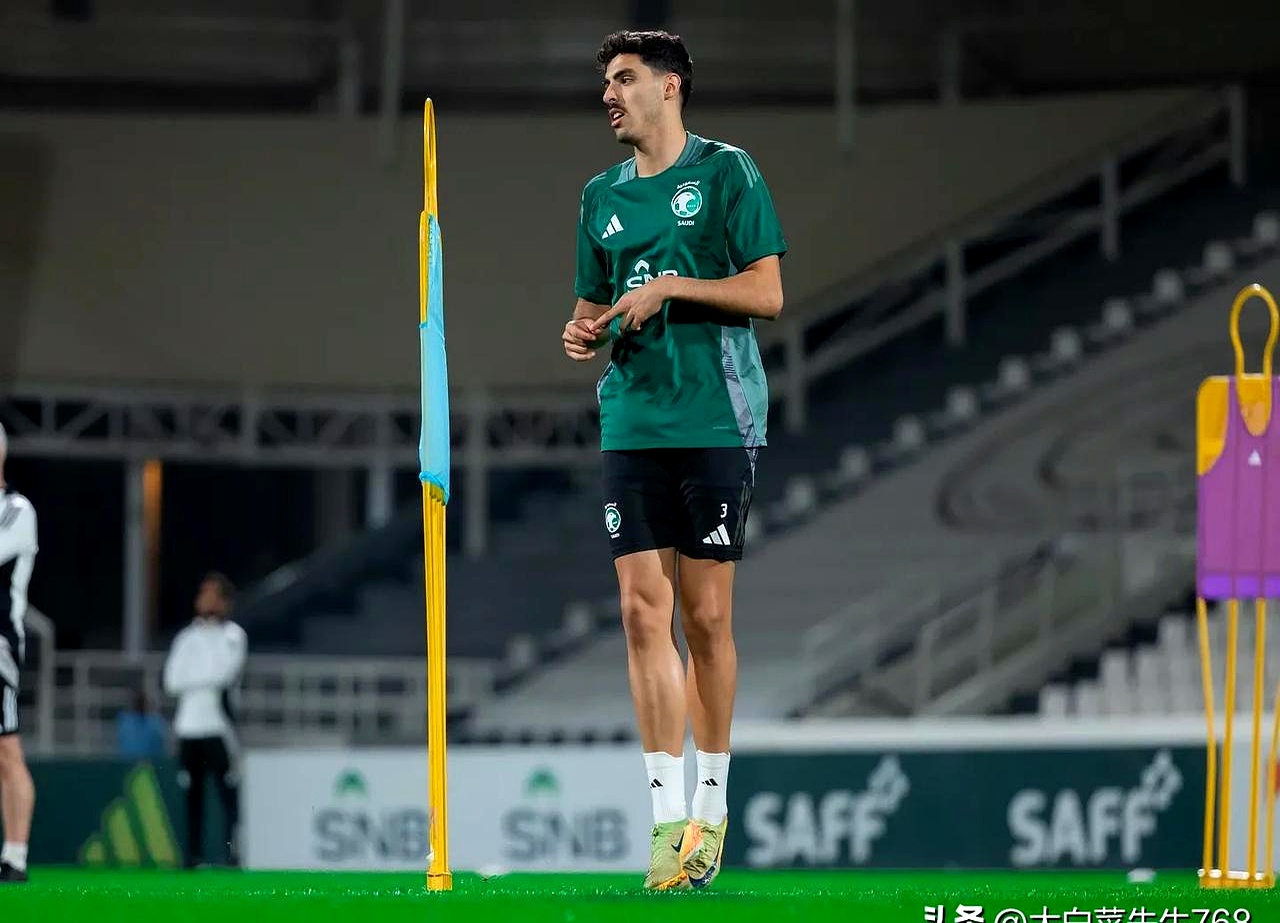 包含沙特球队防线稳固,主场取得关键胜利的词条 包含沙特球队防线稳固,主场取得关键胜利的词条