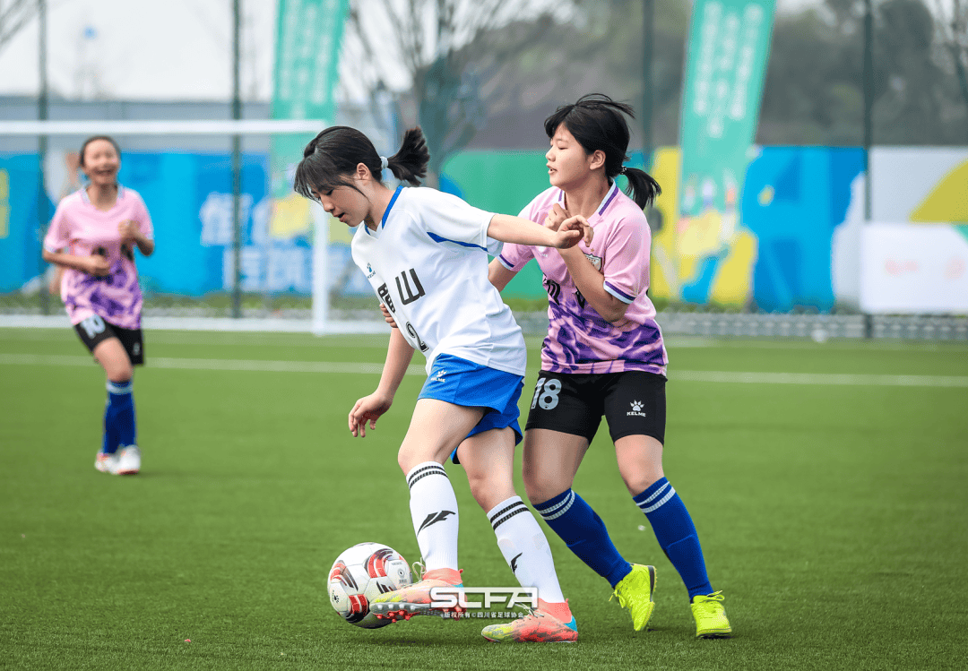 国际足球赛事中,女子队伍力压群雄的简单介绍 国际足球赛事中,女子队伍力压群雄的简单介绍