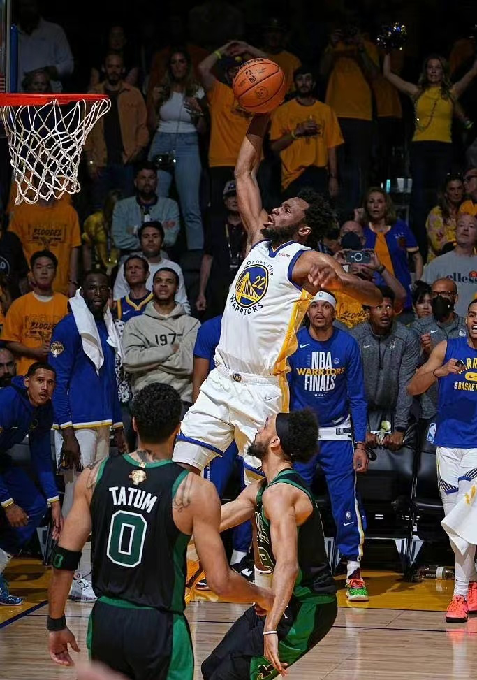 爱游戏tv-关于快船小前锋连续场砍下+，刷新纪录的信息