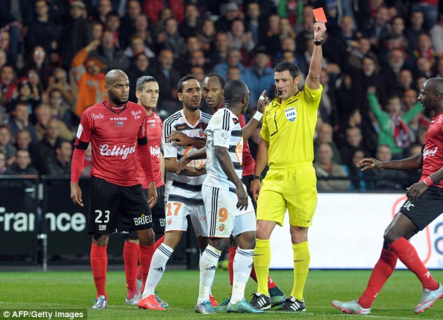 包含甘冈展现出强大的进攻力量，击败了洛里昂的词条